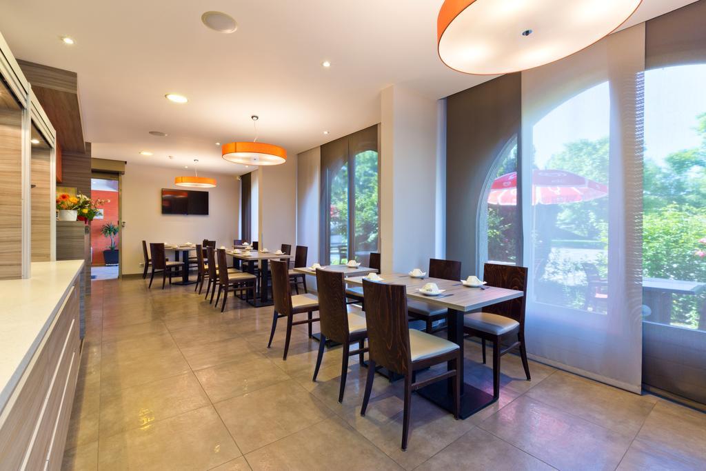 Logis Albhotel Grill Alby-sur-Cheran Exterior photo